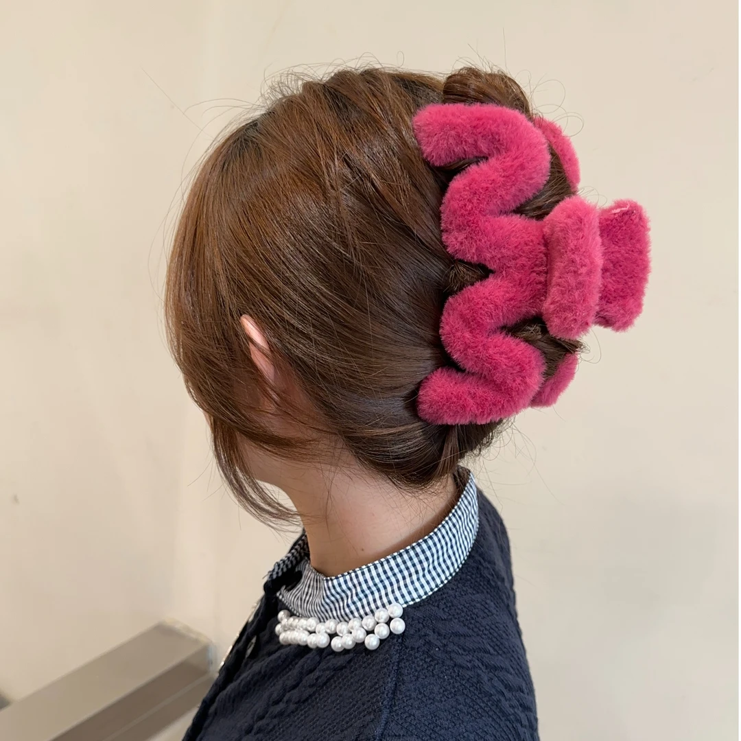 秋冬大号毛毛波浪抓夹网红爆款气质头饰高级感发夹毛绒鲨鱼夹头发