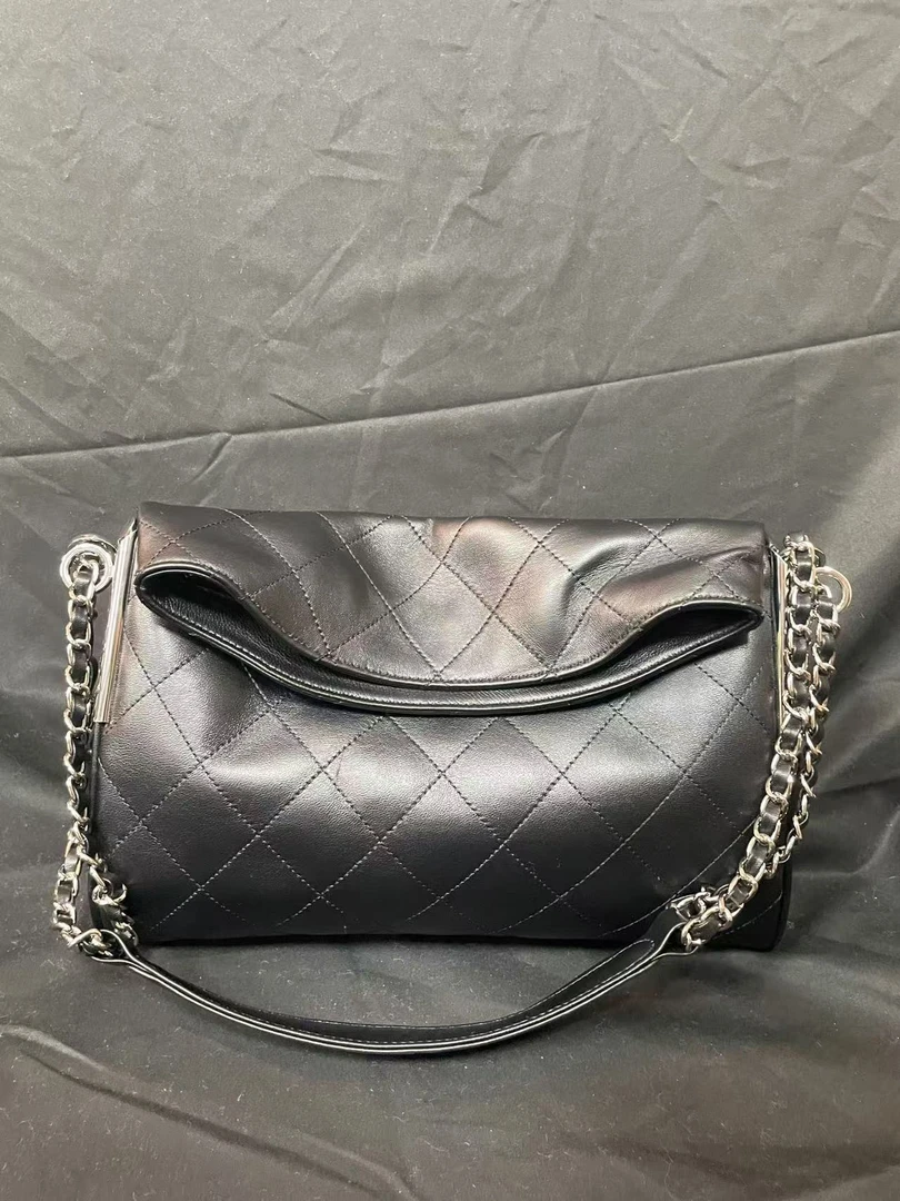 LQ-WITH-QUEEN真皮女包枕头黑色