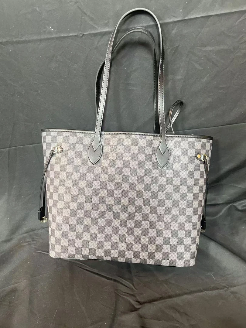 LQ-WITH-QUEEN真皮女包格子包黑色