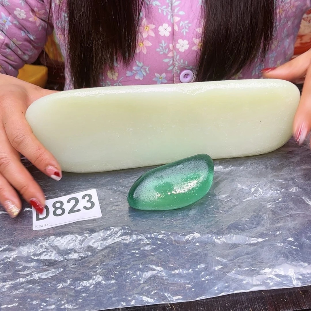 【闪购商品】玉石白*河