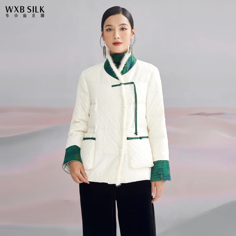 韦小宝冬季盘扣拼接立领短款桑蚕丝白鹅绒服2241113277