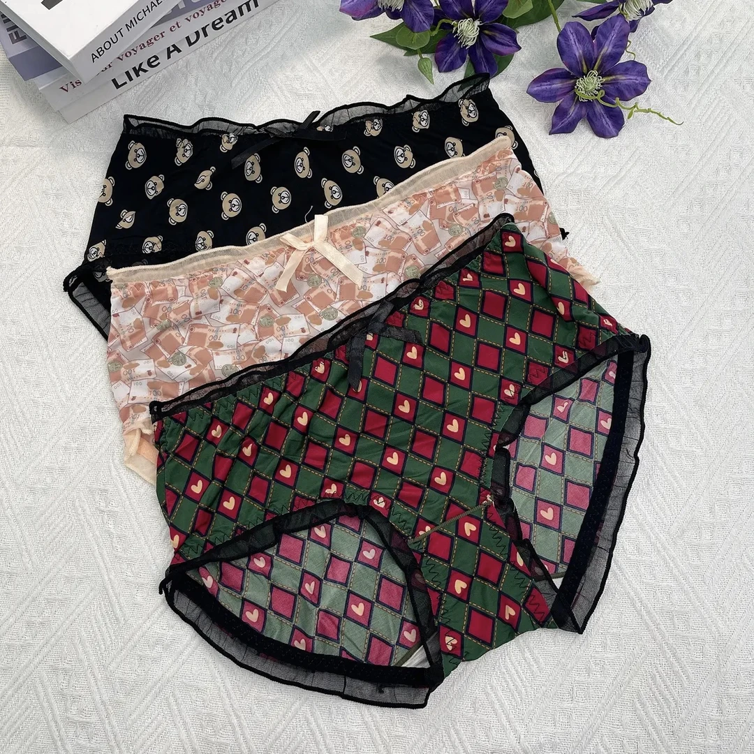 【三条装】亲肤舒适冰丝无痕包臀性感透气可爱少女日系印花中腰内裤