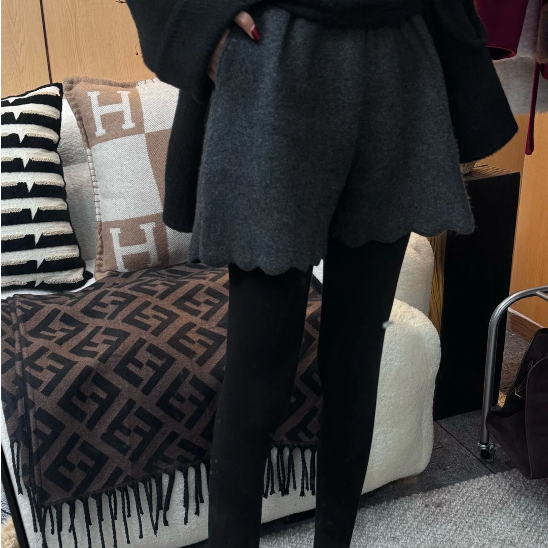 SU.KK花边针织短裤