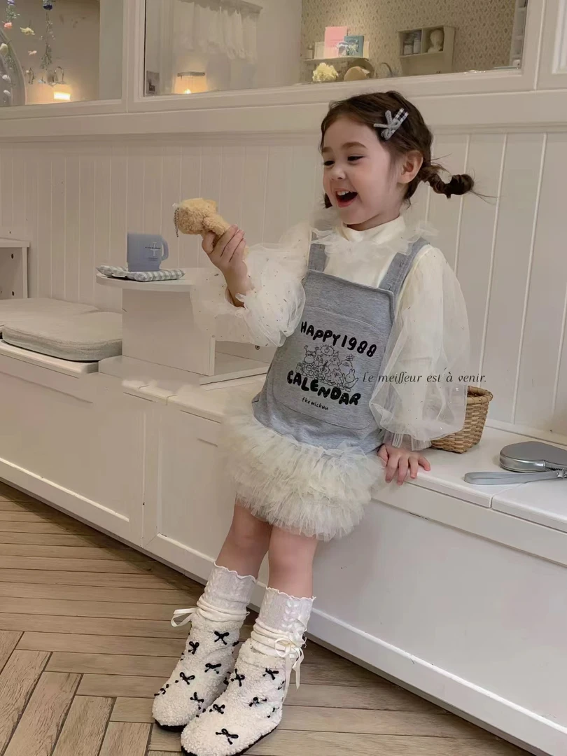 秋季新品-女童杏色上衣灰色吊带裙套装（uu-1050+2131）