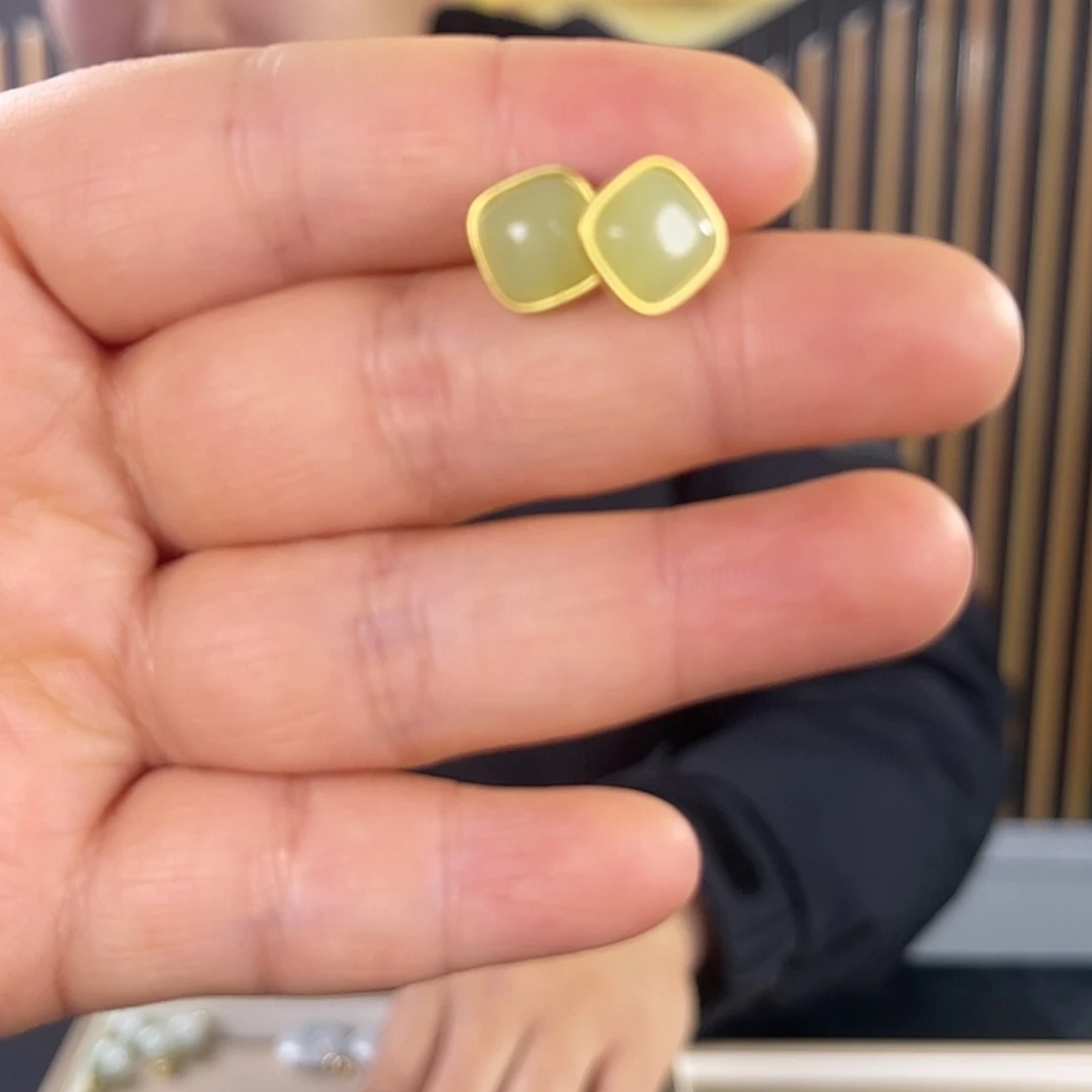 【闪购商品】和田玉耳饰未镶嵌