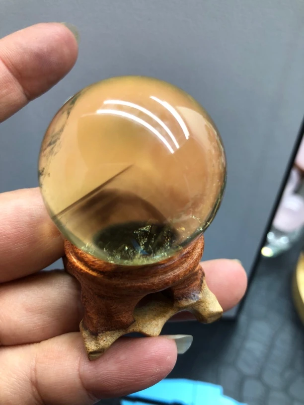 天然黄水晶球摆件，直径4公分