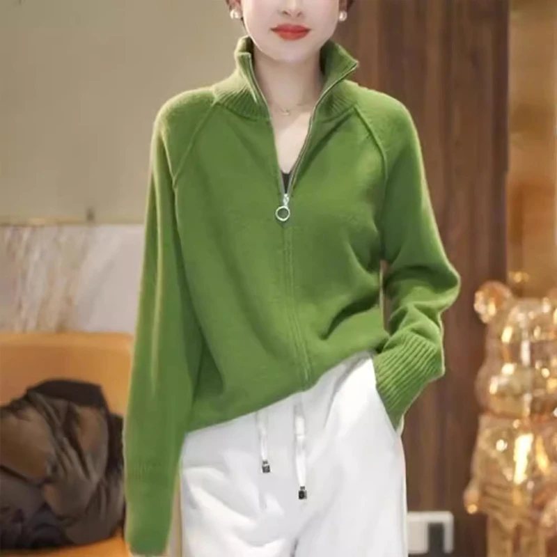 绿色立领毛衣女士秋冬慵懒风软糯时尚洋气减龄内搭打底针织衫上衣