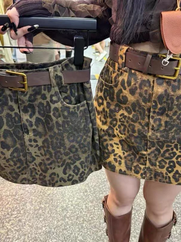 时髦辣妹豹纹a字短裙女秋冬2024年新款韩版防走光高腰包臀半身裙