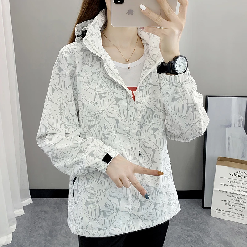 冲锋衣女春秋薄款2023新款迷彩单件外套防风防水运动户外百搭风衣