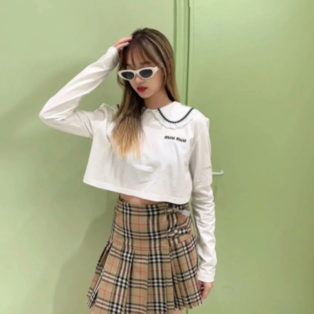 99新 MIU MIU/缪缪 000587 字母圆领套头长袖截短上衣白色 M码