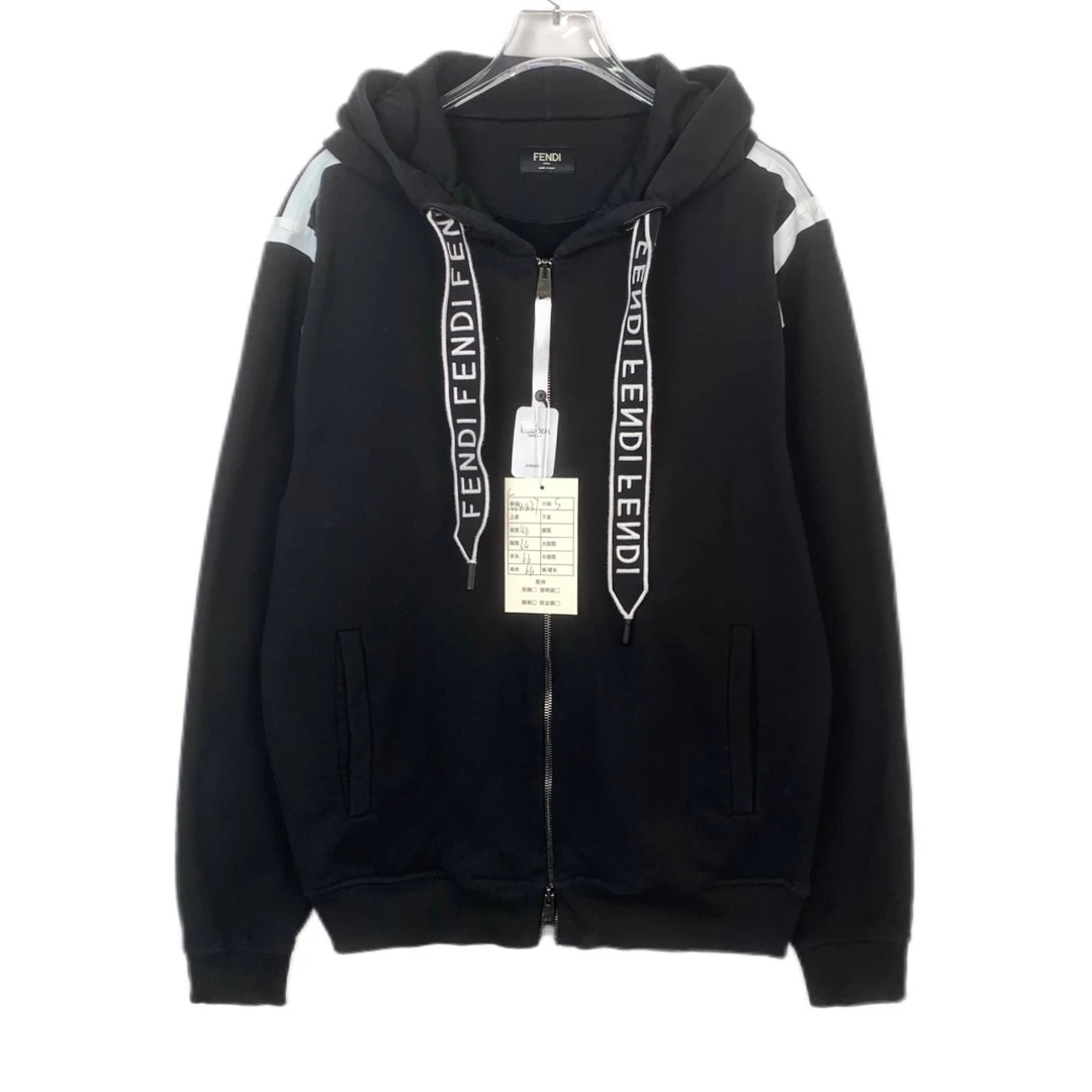 000057 Fendi 芬迪 logo字母嵌花黑色连帽拉链外套 S码 99新