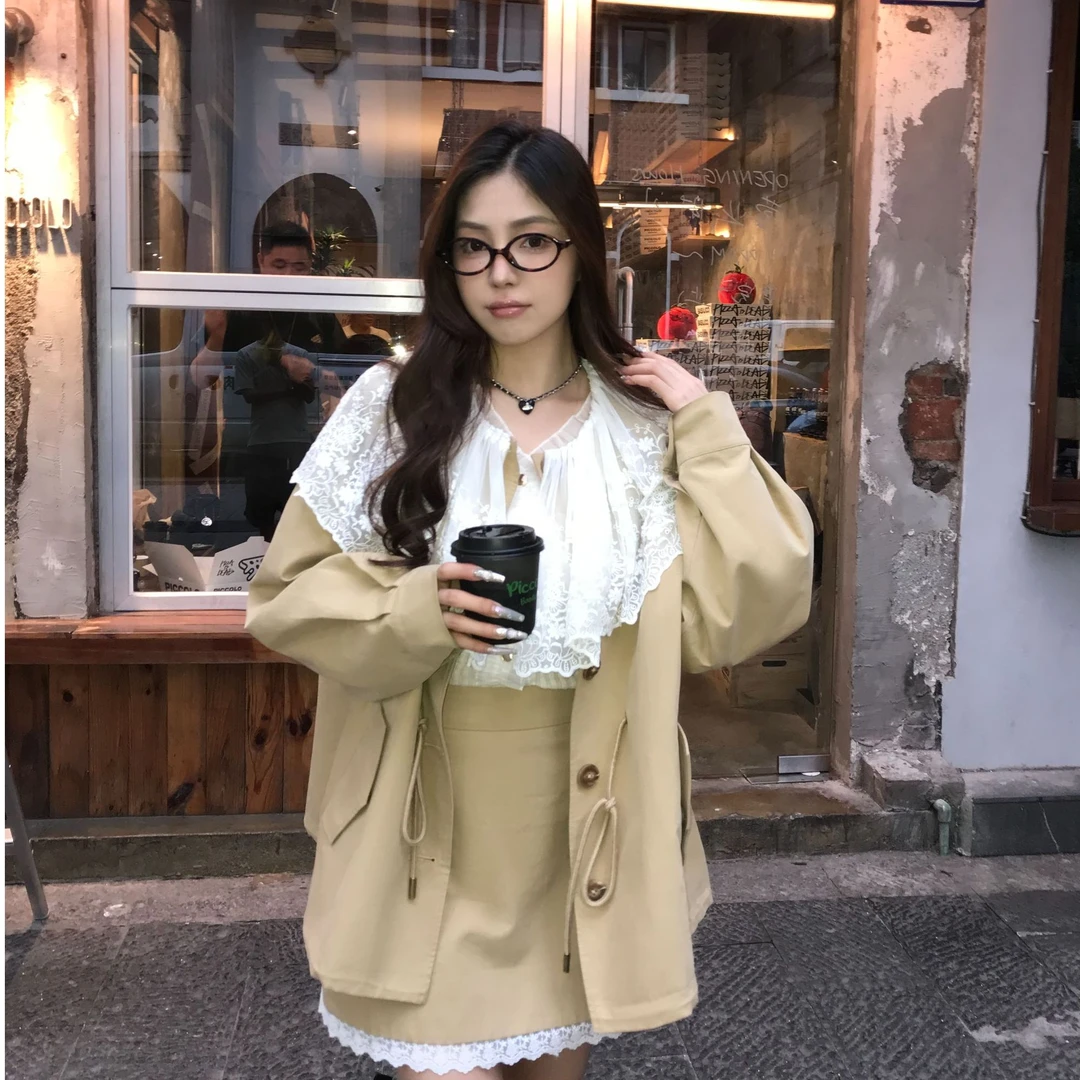 假两件蕾丝花边淑女休闲百搭时尚气质设计师风衣短外套半裙套装