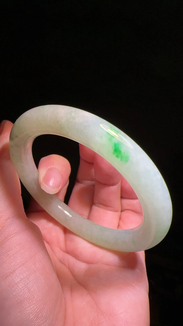 老料翡翠手镯有种有色