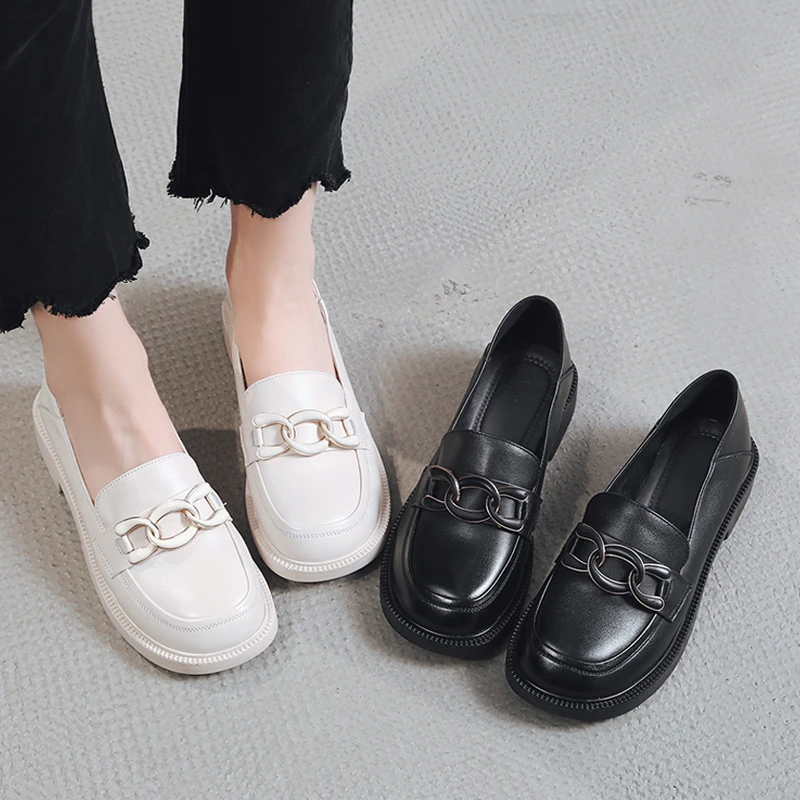 W2171-3 2024春季新款头层牛皮新款英伦风小皮鞋大码单鞋女