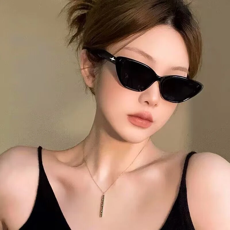复古三角猫眼小脸墨镜女高级感ins黑色小框太阳眼镜防晒造型拍照