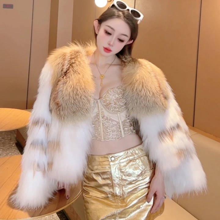 HGDF【冬日恋曲】冬季轻奢时尚设计师款狐狸毛嵌格工艺皮草外套短款