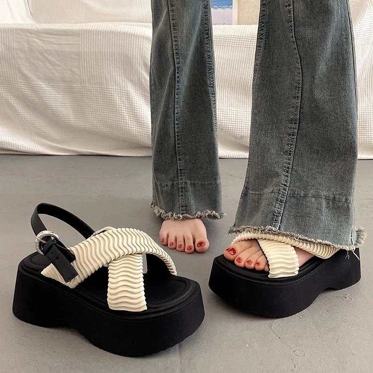 配裙子韩系绝美厚底百搭女夏季外穿高级感2024新款增高坡跟罗马鞋