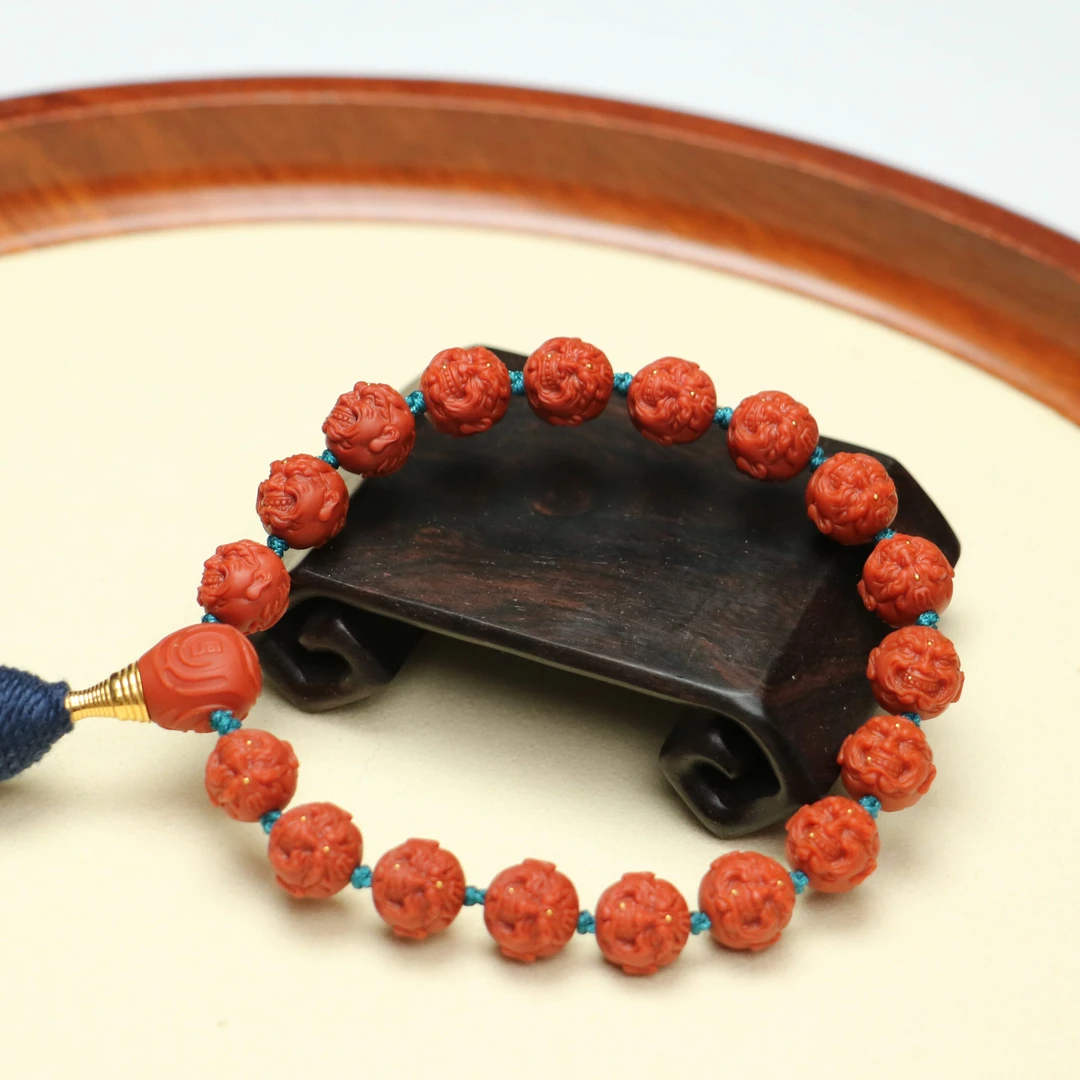 恶僧手持南红手串