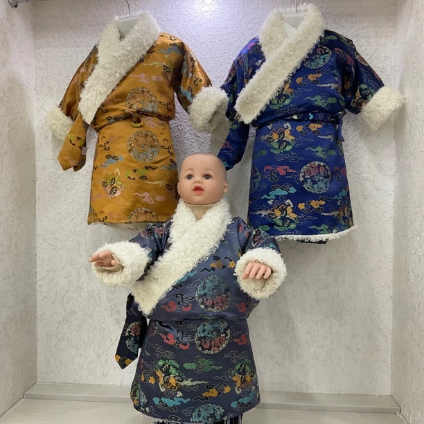 民族童装！儿童男宝宝冬季加厚款新款袍子