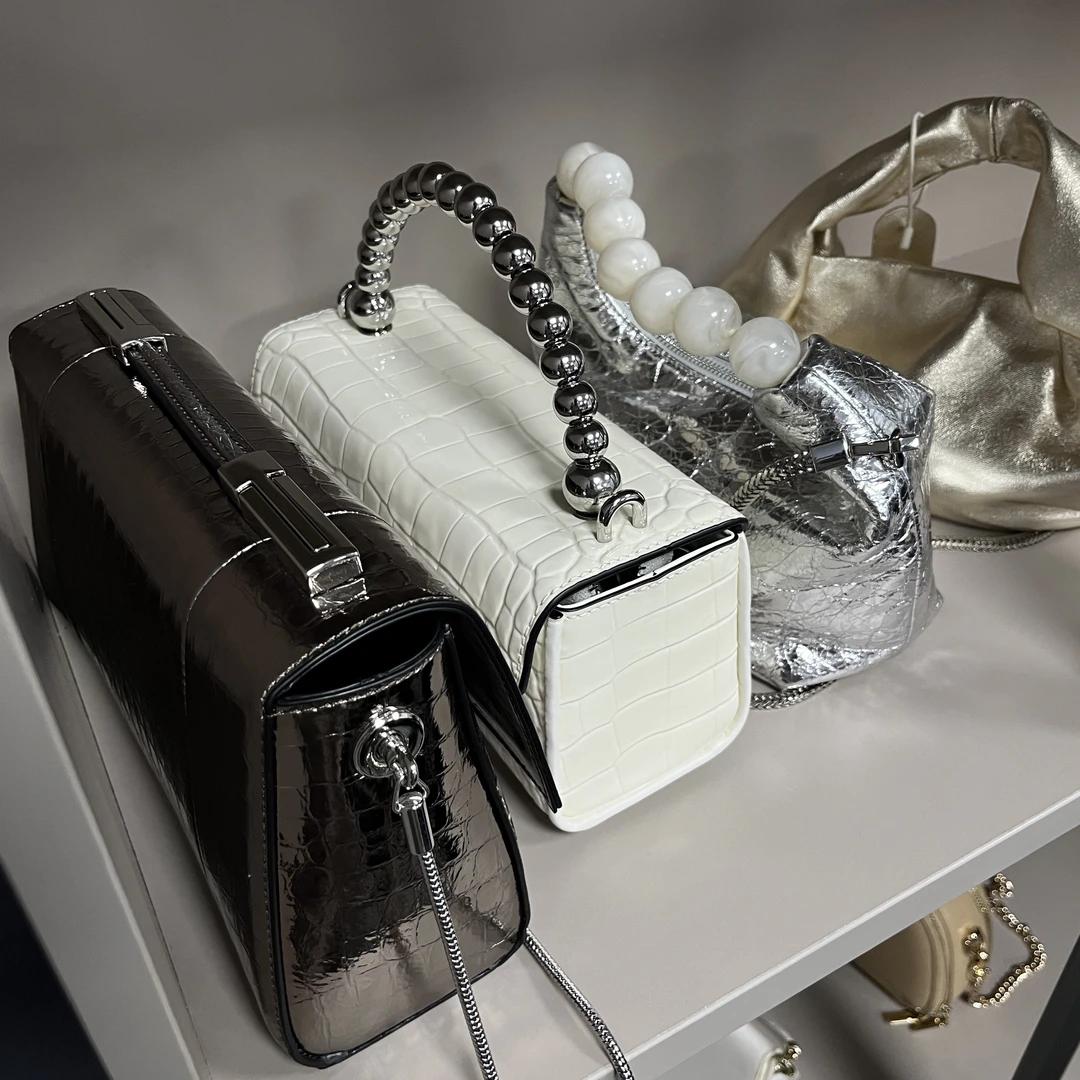 【妃姐生日会】高端轻奢小众设计师款手提包随机款式斜挎方包