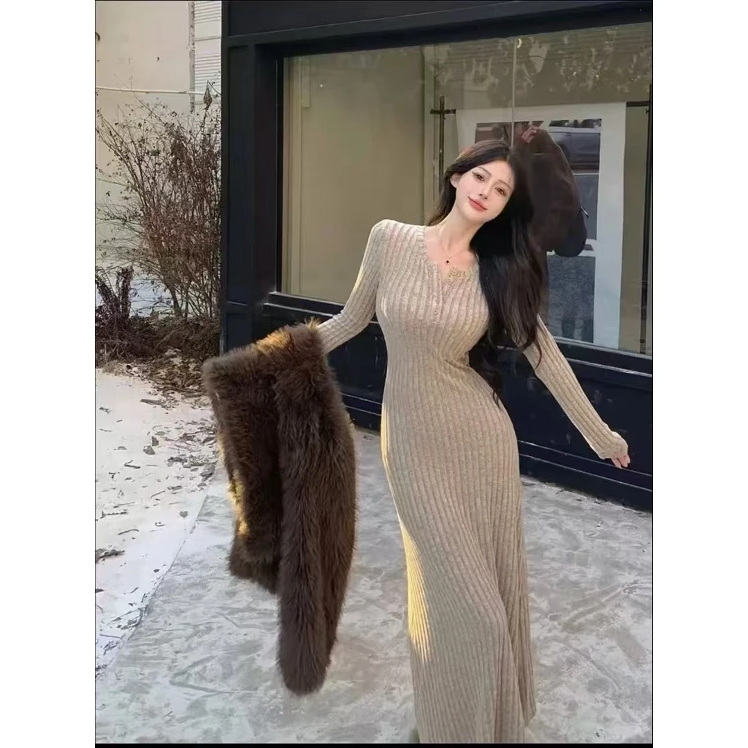 依二一大码《韩漫天菜》磨毛坑条针织法式女装气质收腰连衣裙1205