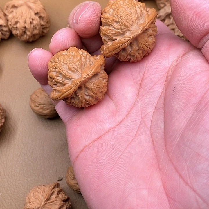 【闪购商品】文玩核桃吊坠雾*文玩核桃
