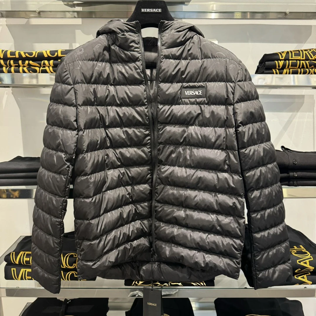 全新未使用 VERSACE/范思哲 男士暗纹轻薄款羽绒服