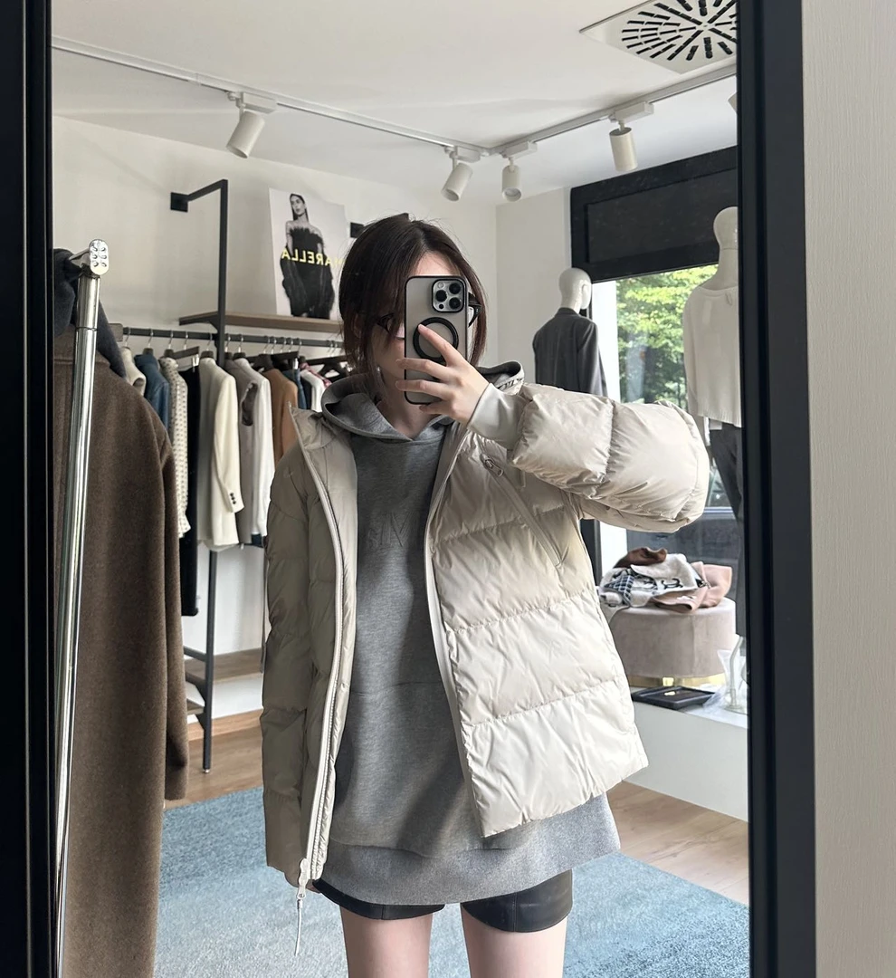 全新未使用 MaxMara 纯色抽绳连帽款羽绒服 CANDIA