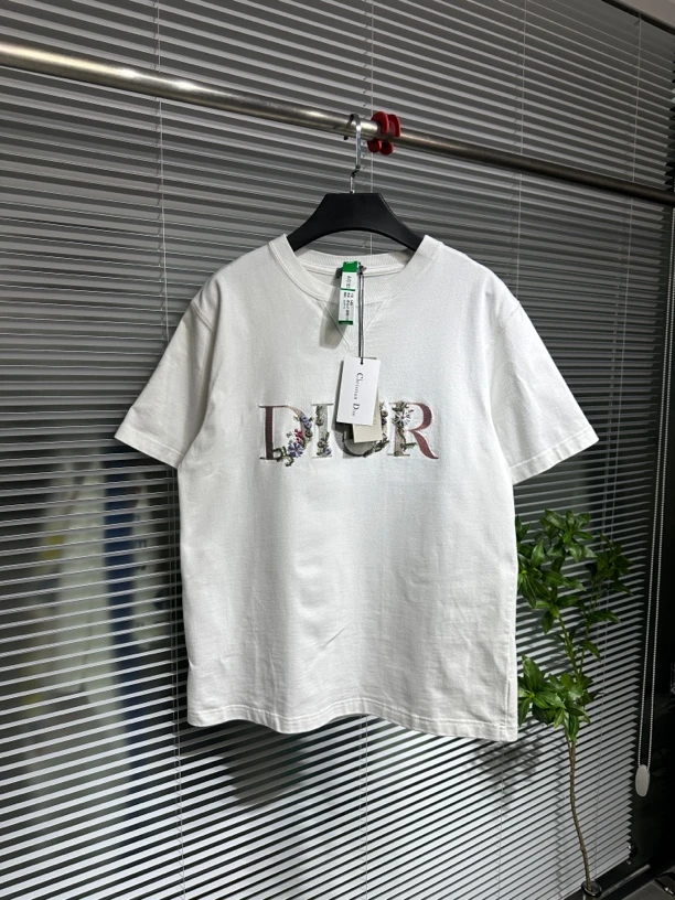 99新仅试穿 Dior 迪奥 花卉刺绣logo 短袖 M码 工价7k aw914