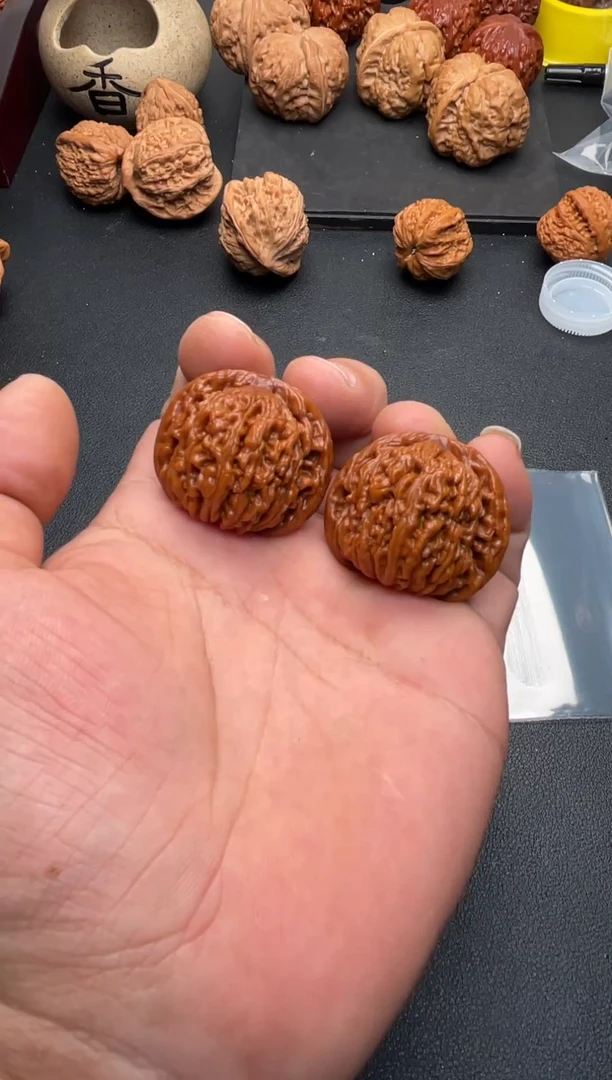 【闪购商品】文玩核桃吊坠36汉高楼