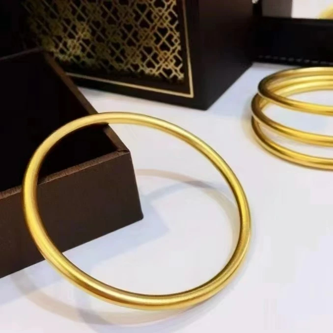 Chow Tai Seng/周大生足金古法素圈手镯