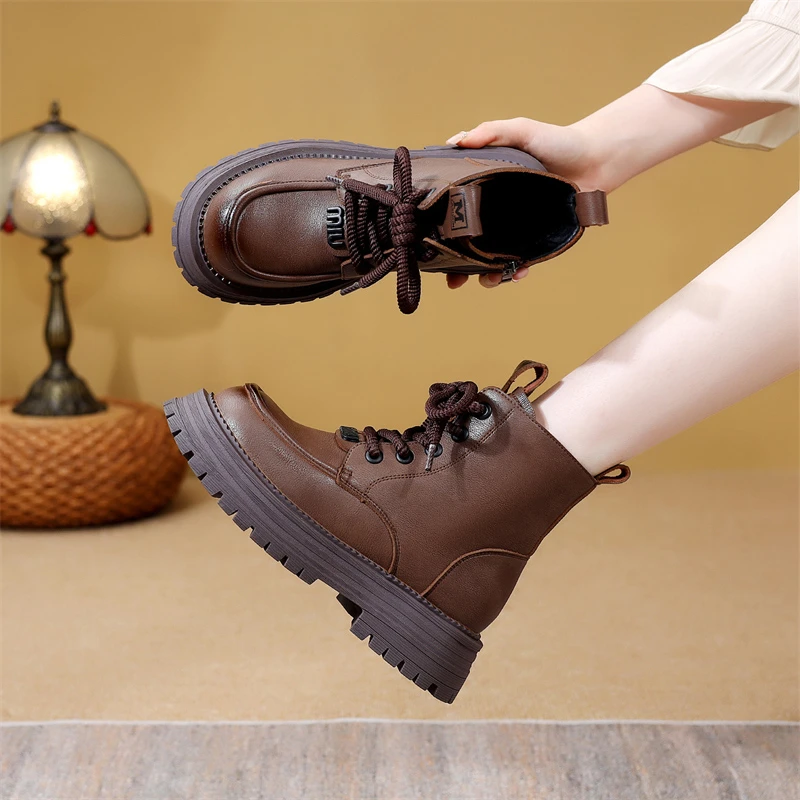 秋冬新款4厘米跟侧拉链马丁靴厚底百搭休闲时尚系带英伦风靴子