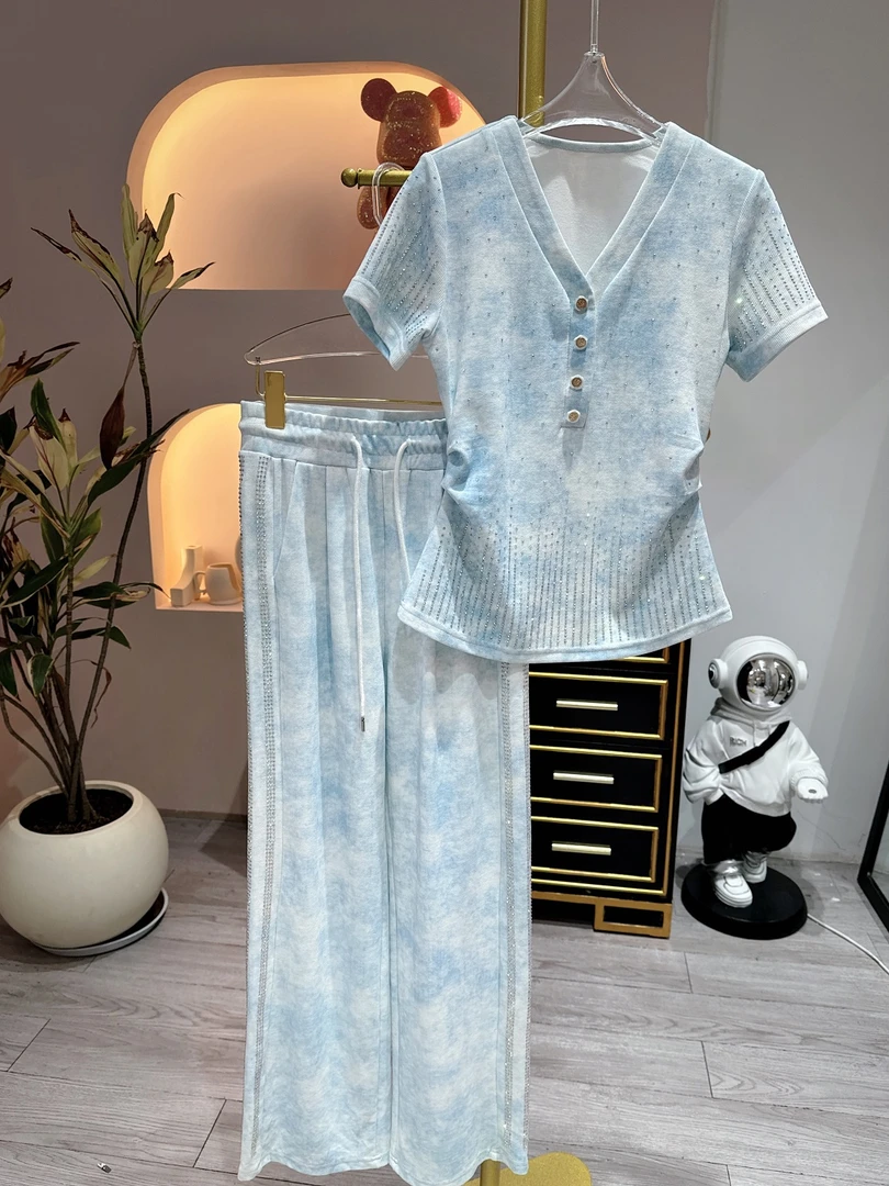 2025夏季重工V领气质显瘦洋气修身时尚烫钻轻奢T恤短袖上衣女