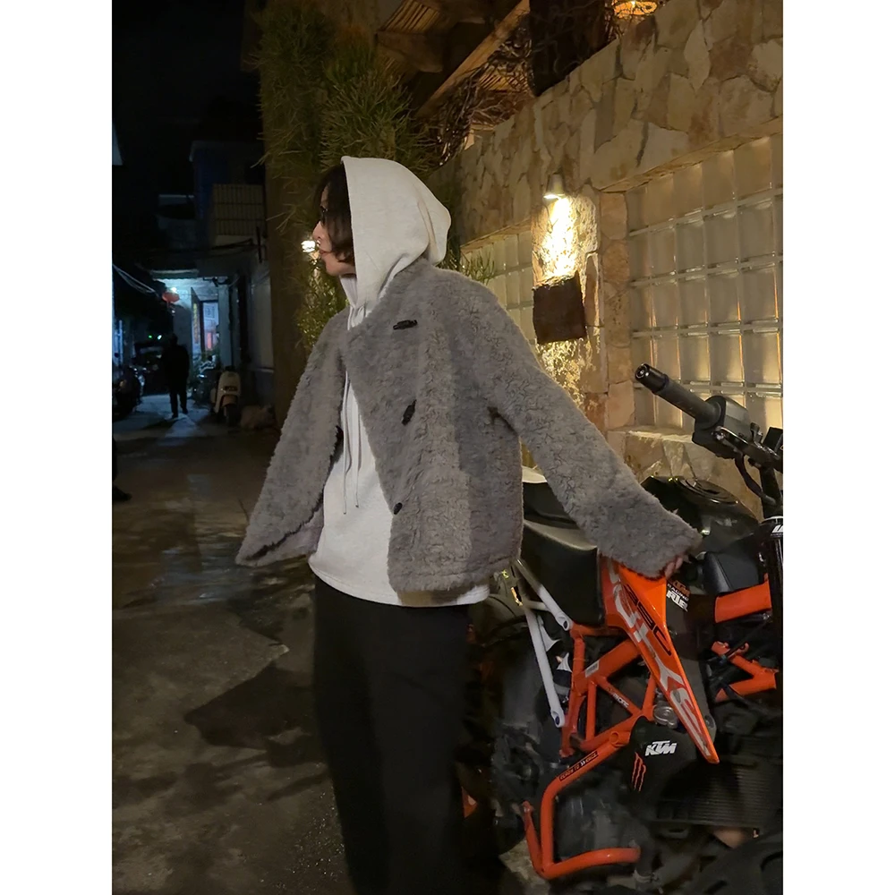 SHIIEELL立领绵羊毛颗粒宽松牛角扣短外套Z1507