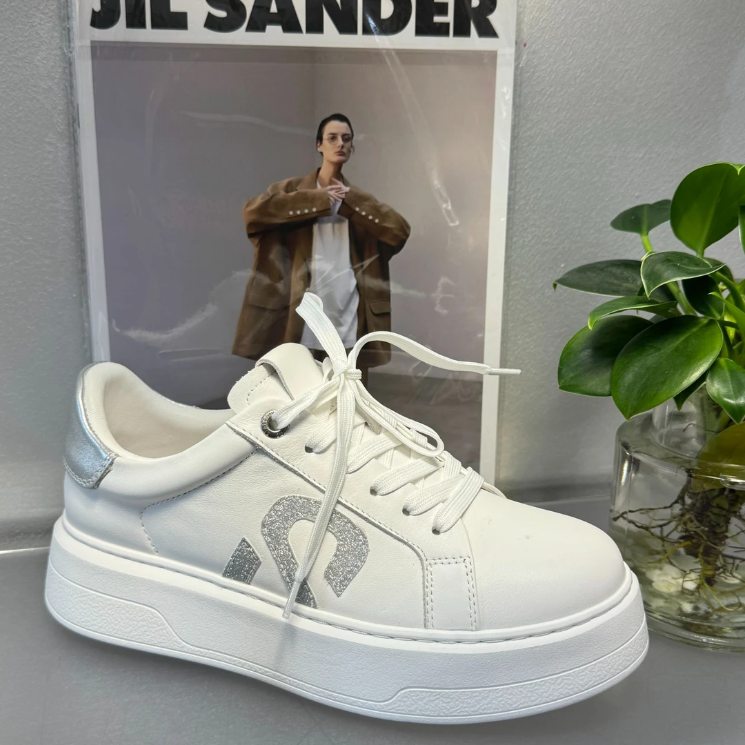 新款时尚厚底女鞋麦昆鞋