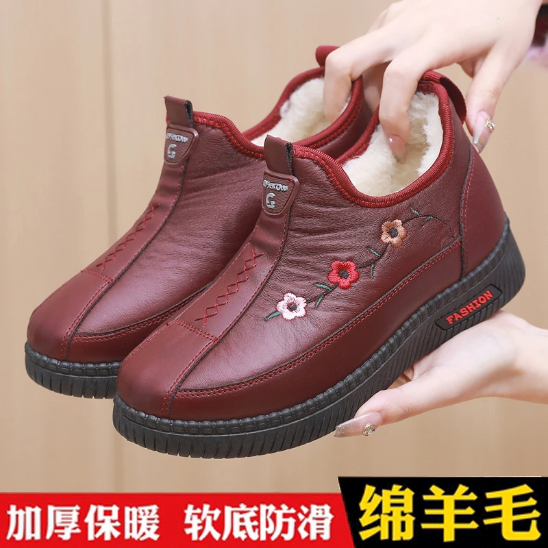 冬季新款老北京棉鞋绵羊毛加绒加厚保暖妈妈鞋皮面防水低帮雪地靴