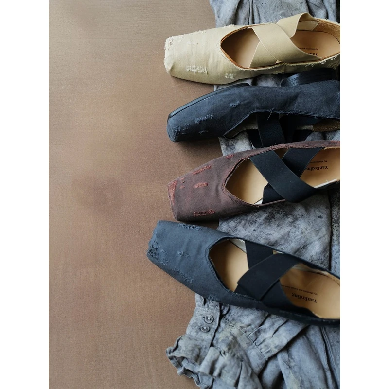 言二丁废土之上｜我的破布芭蕾舞鞋交叉带的优雅演绎破碎生机