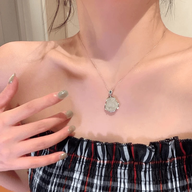 钛钢项链  新中式冰透佛公项链女轻奢小众高级感锁骨链百搭颈链潮