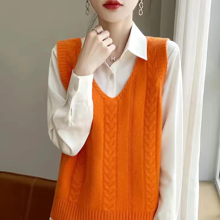 2025年早秋马甲坎肩套头短款针织上衣百搭女v领麻花外搭无袖背心