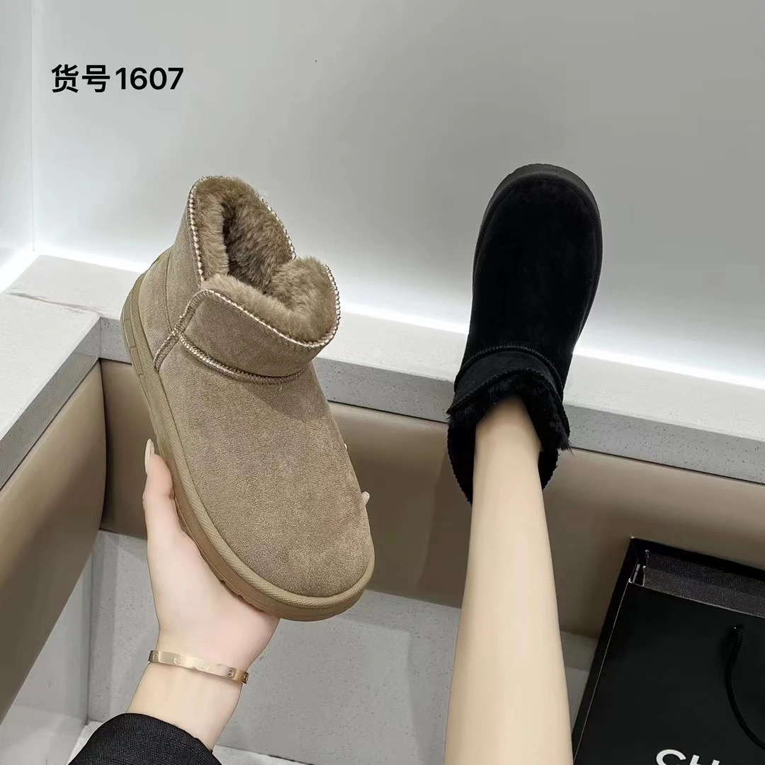 秋冬雪地靴时尚短靴加绒加厚保暖女款皮毛一体冬季女士棉鞋休闲
