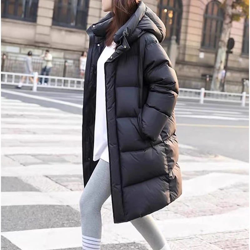 气质女生修身中长款羽绒服