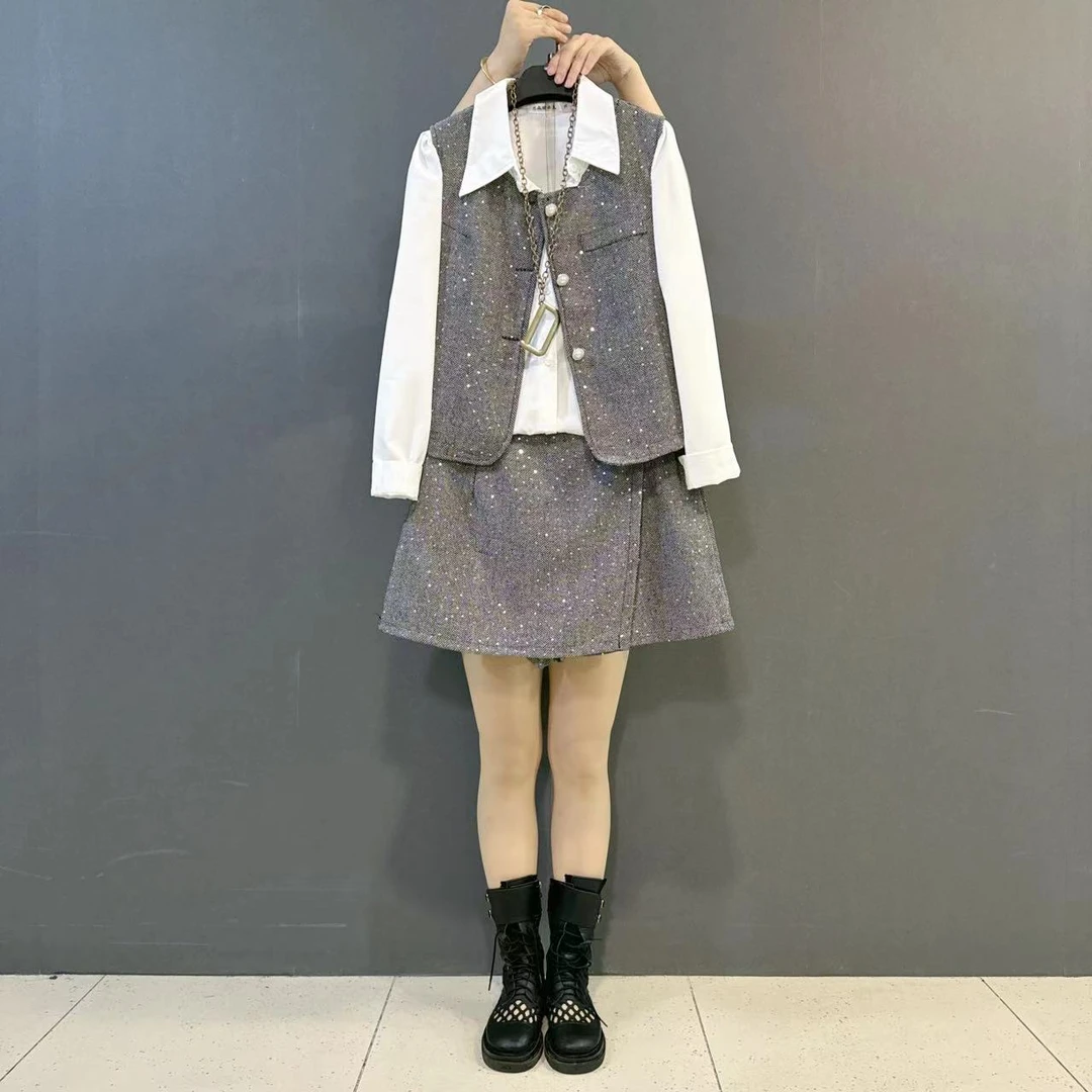 胖mm早秋新款时尚显瘦衬衫马甲短裤裙三件套