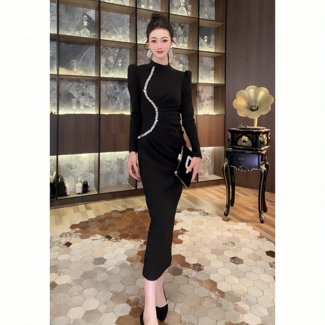 70647显瘦气质长袖时尚打底黑色修身高腰复古包臀秋冬收腰连衣裙