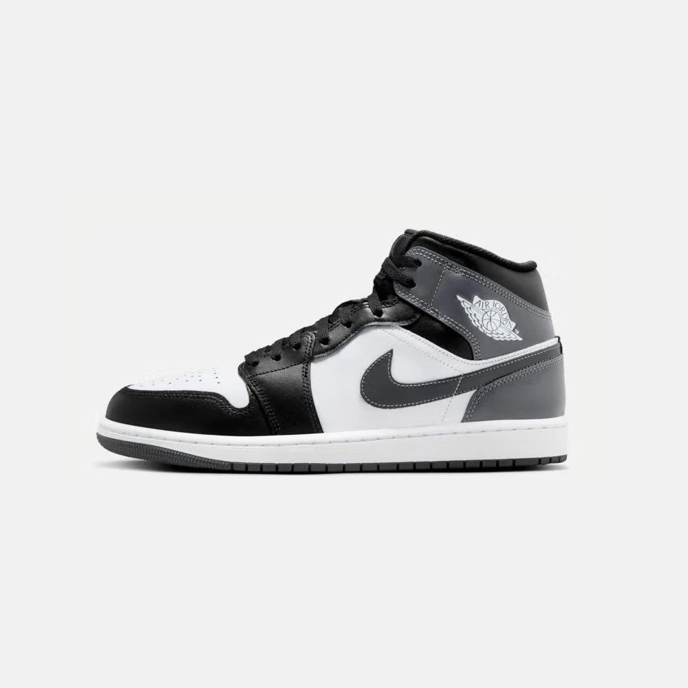 NIKE/耐克Air Jordan 1 Mid经典男子黑白复古休闲运动鞋DQ8426001