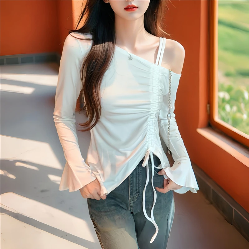 纯欲风露肩不规则设计感t恤女2025初秋新款修身抽绳显瘦甜辣上衣
