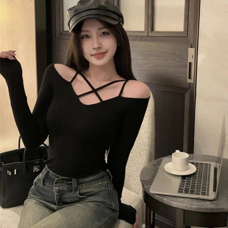 纯欲风性感上衣女交叉吊带露肩甜辣长袖T恤小心机显瘦长袖打底衫