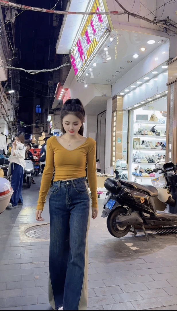 《盈盈家》v领俩穿T桖上衣