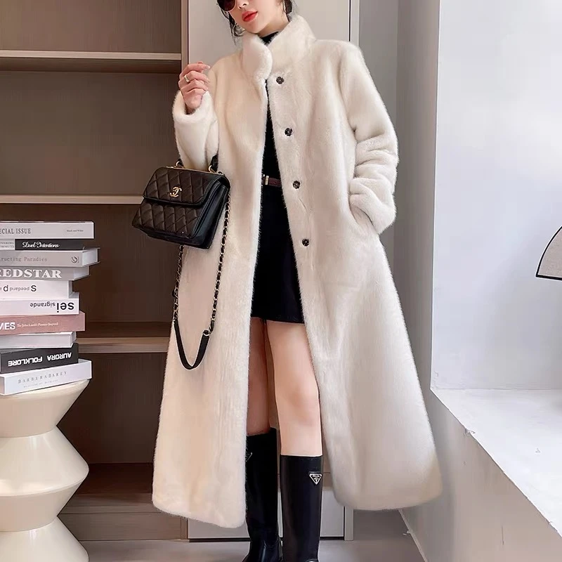 气质女士冬季高端进口殴貂绒皮毛一体女士冬季长款气质外套F015