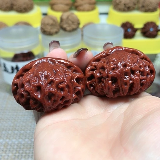 文玩核桃把件宫灯