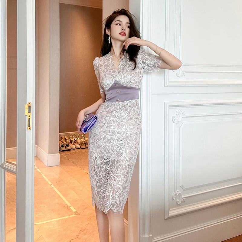 蕾丝包臀连衣裙夏季修身设计师款收腰v领蕾丝赫本风通勤拼接20358